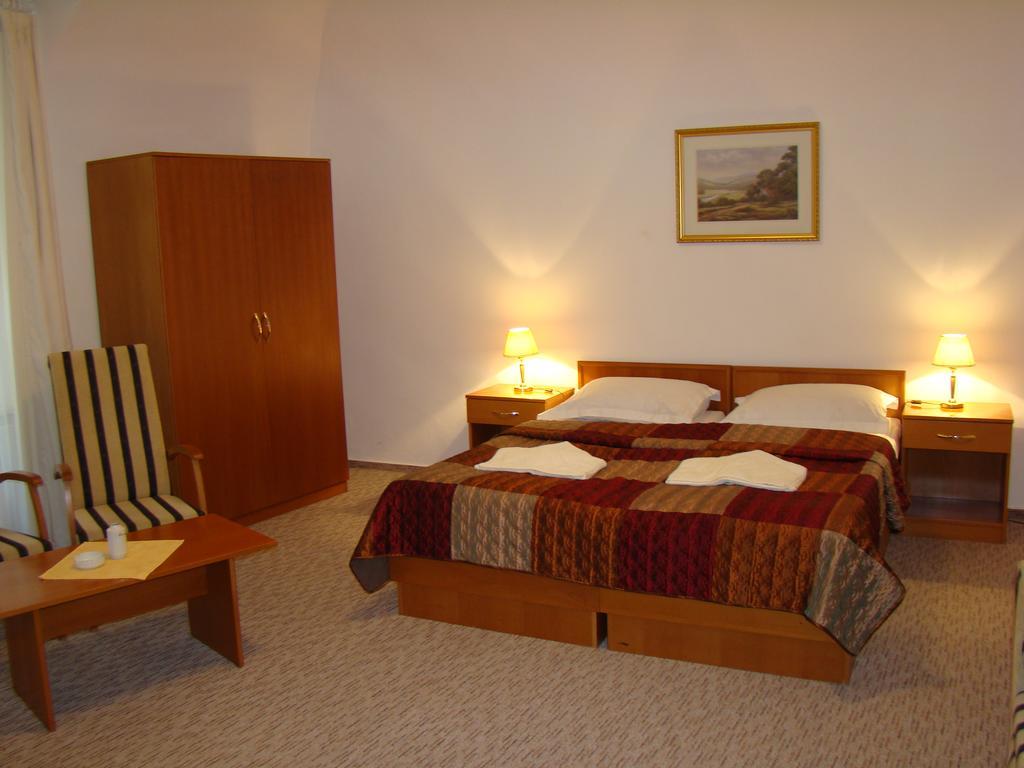 Hotel Saint Petersburg Karlovy Vary Luaran gambar